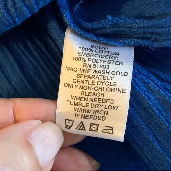 DENIM &CO! Blue 1/2 sleeves shirt w/white thread work around neckline.Bu… - Picture 7 of 9